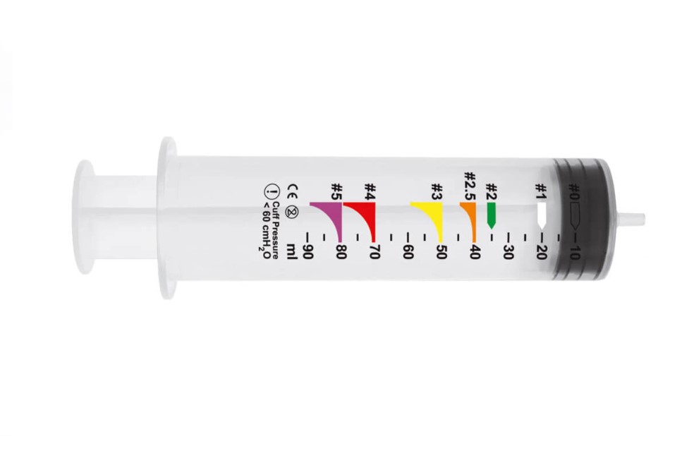 Spritze für Larynx-Tuben und Masken